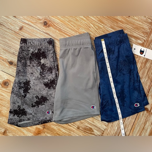 Champion boys size 14-16(L) shirts. Bundle of 3 - Picture 2 of 8